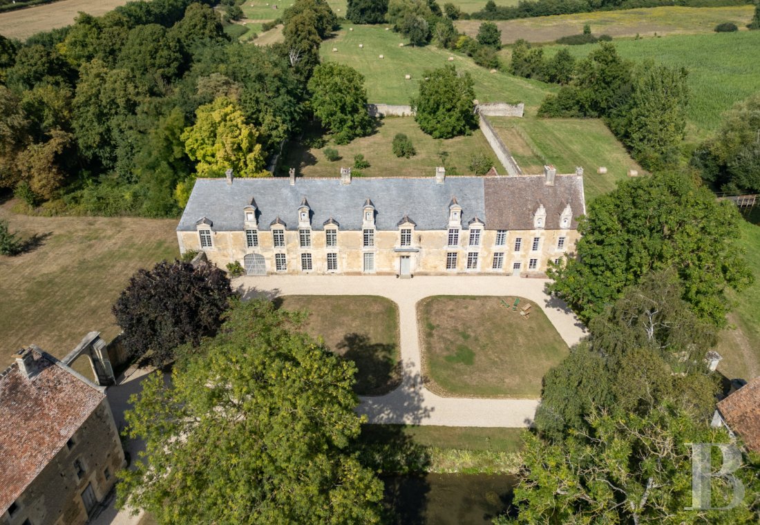 A château and its outbuildings in walled grounds to the north-east of Falaise, in Calvados - photo  n°5